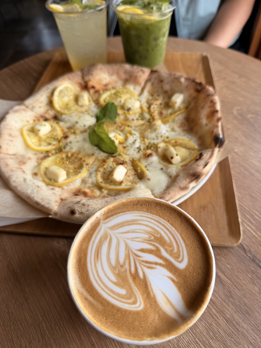 BRAND NEW DAY COFFEE 富士河口湖店の写真